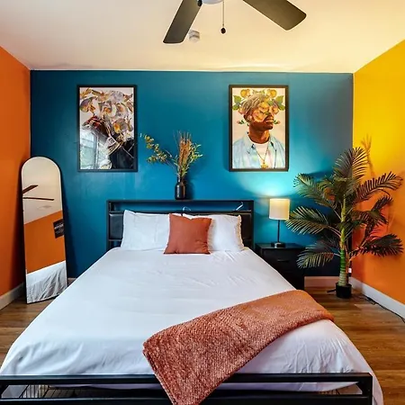 Comfortable 2 Bedroom Near Downtown Atl Sleeps 6 Free Parking